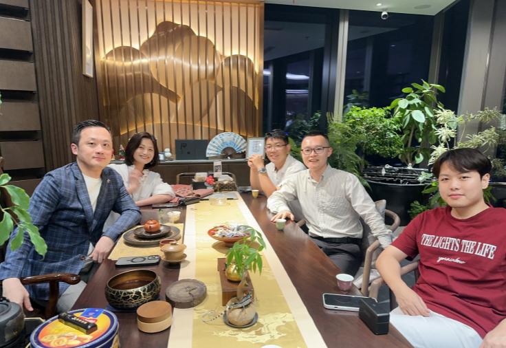 Lovita 珠宝项目合作交流合影